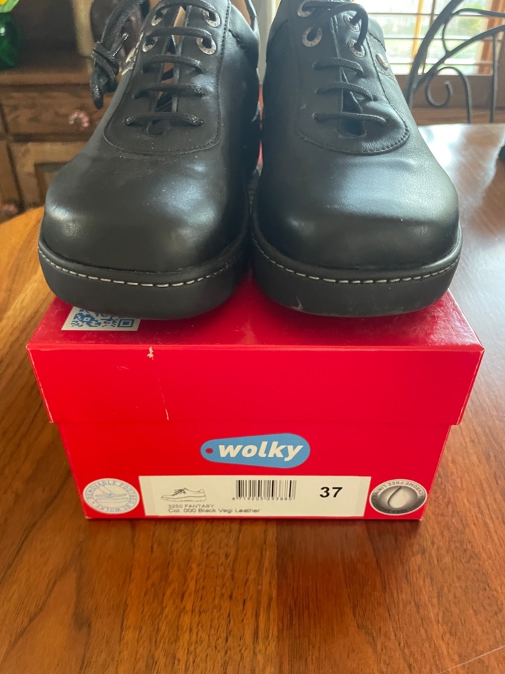 Wolky Black Leather Lace-Up Platform Oxfords